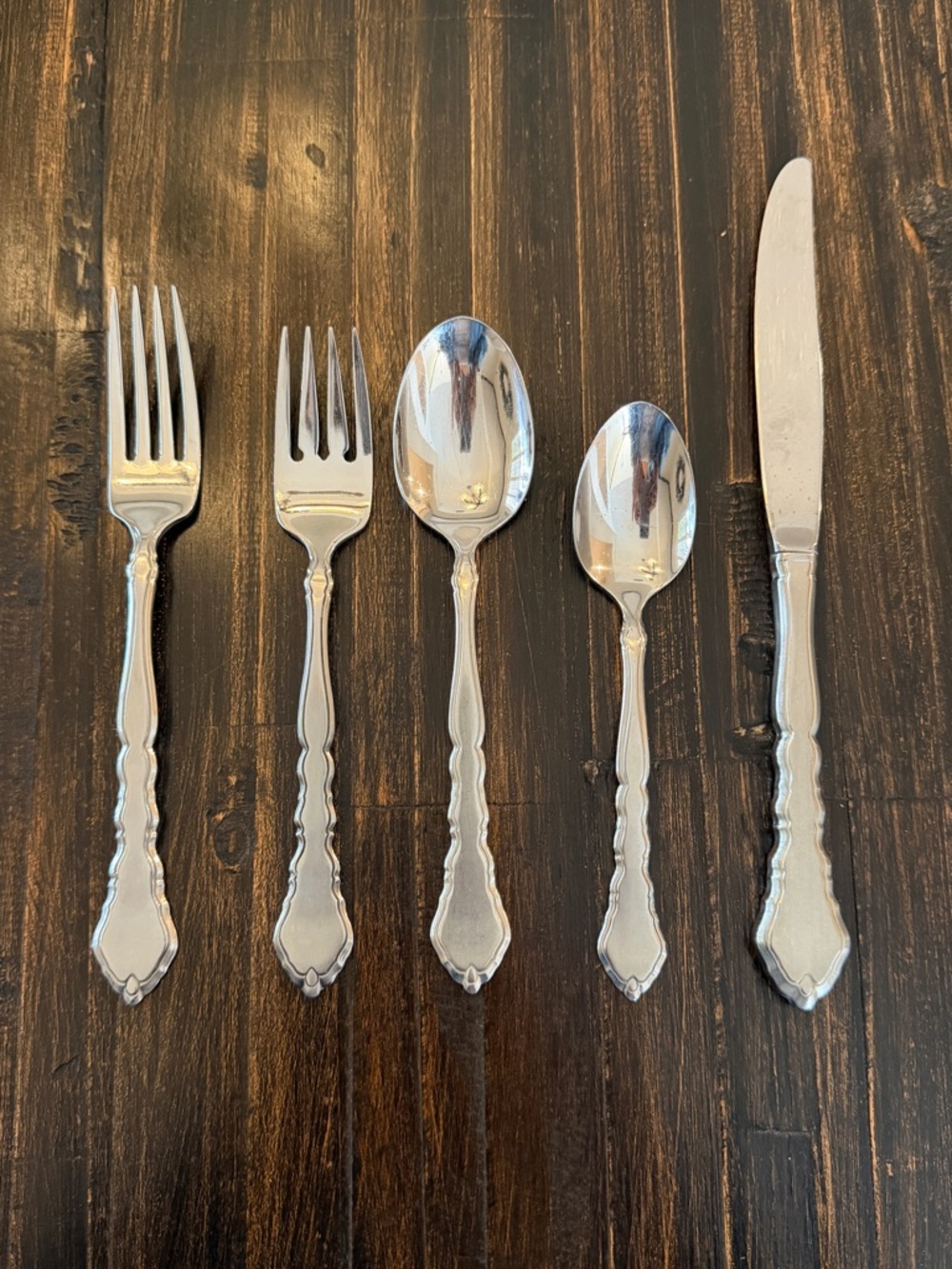 Oneida Community SATINIQUE Stainless Flatware 5 Pieces (set of 4) - Picture 2 of 5